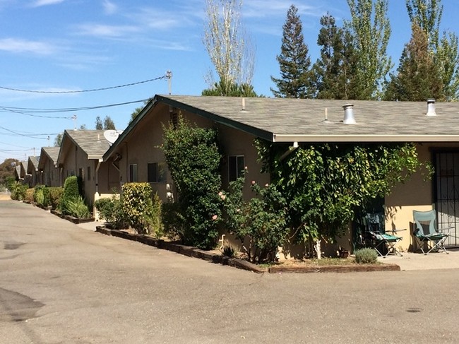 Hidden Court Duplexes in Vacaville, CA - Building Photo - Building Photo