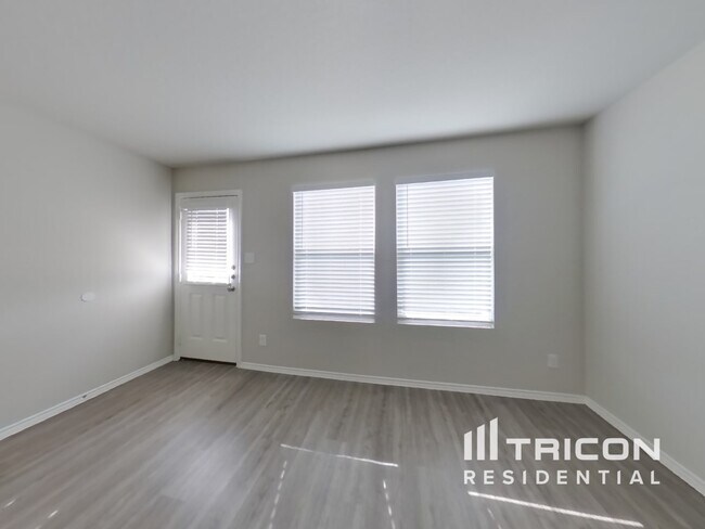 4930 Everett Loop in Converse, TX - Building Photo - Building Photo