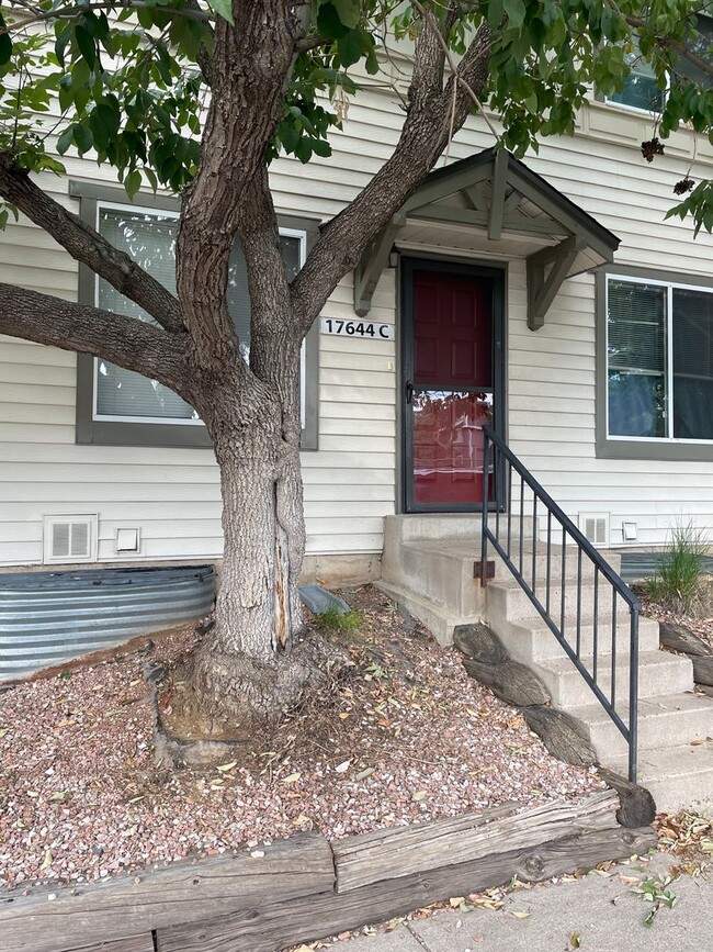 17644 E Loyola Dr in Aurora, CO - Building Photo - Building Photo