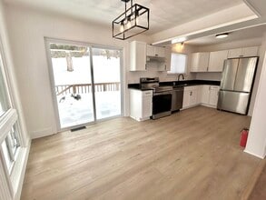 306 Hooper Rd, Unit #1 in Endicott, NY - Foto de edificio - Building Photo