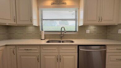 9900 Chestnut Tree Terrace in Boynton Beach, FL - Building Photo - Building Photo