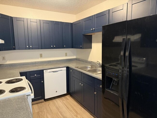 property at 906 Hersinger Pl