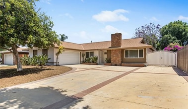 8902 Sherman Dr in Riverside, CA - Foto de edificio - Building Photo