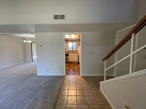 409 Sailwind Way in Sacramento, CA - Building Photo - Building Photo