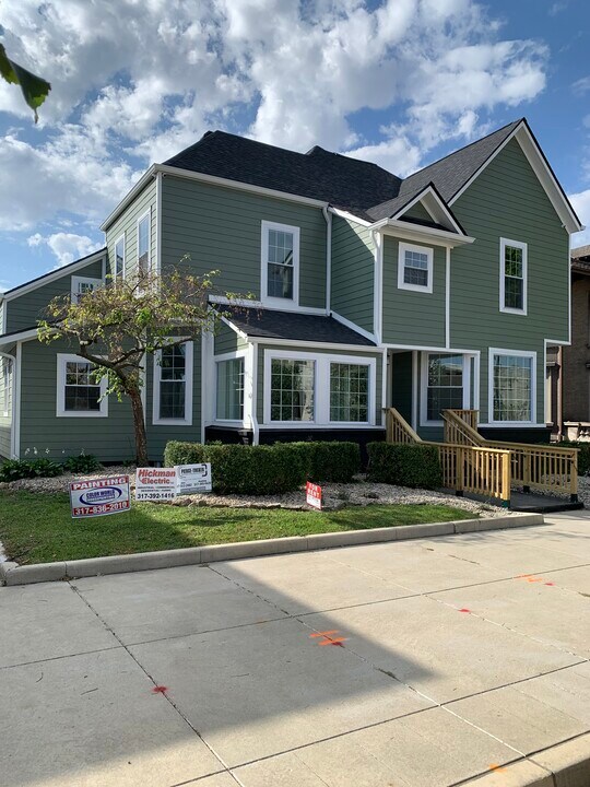 39 W Washington St in Shelbyville, IN - Building Photo