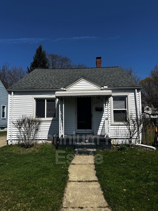 649 Markle Ave in Pontiac, MI - Foto de edificio