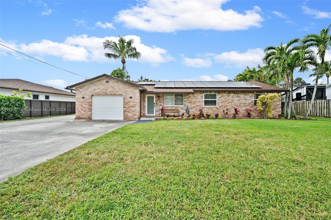 4291 SW 67th Terrace in Davie, FL - Building Photo