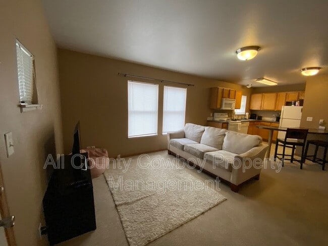 621 E Mitchell St in Laramie, WY - Building Photo - Building Photo