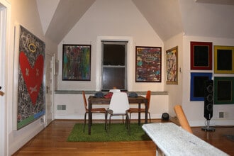 707 E Brady St in Milwaukee, WI - Foto de edificio - Building Photo