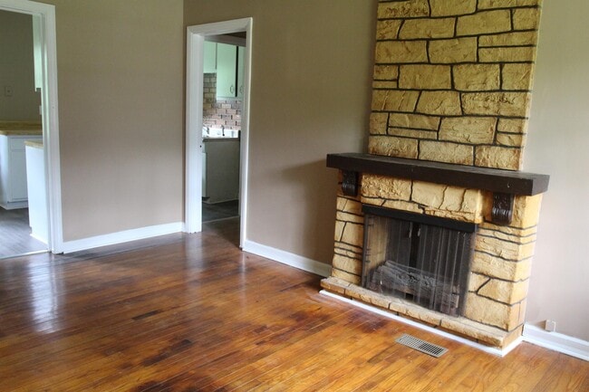 103 S Shadowlawn Dr in Albany, GA - Building Photo - Building Photo