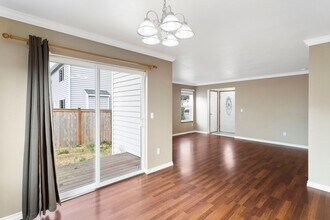 1393 Kathleen Dr in Oak Harbor, WA - Building Photo - Building Photo