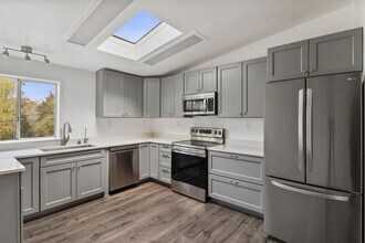 186 E 3750th N in Oak Harbor, WA - Building Photo - Building Photo