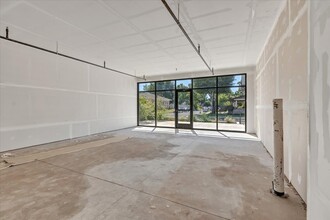 1625 NW 16th St in Oklahoma City, OK - Building Photo - Interior Photo