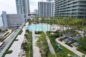 650 NE 32nd St, Unit 3408 in Miami, FL - Building Photo - Building Photo