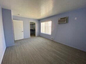 616 Tularosa Dr in Los Angeles, CA - Building Photo - Building Photo