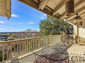 519 Rock Bluff Dr in Austin, TX - Building Photo