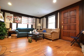 1860 Commonwealth Avenue, Unit 53 in Boston, MA - Foto de edificio - Building Photo