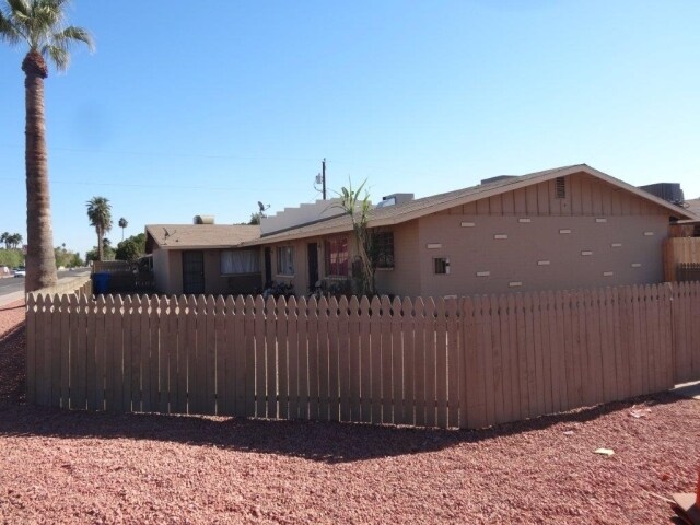 2235-2245 N 28th St in Phoenix, AZ - Building Photo - Building Photo