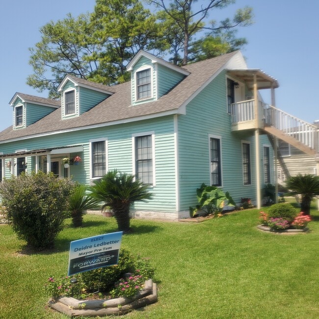 314 Julia St in New Iberia, LA - Foto de edificio - Building Photo