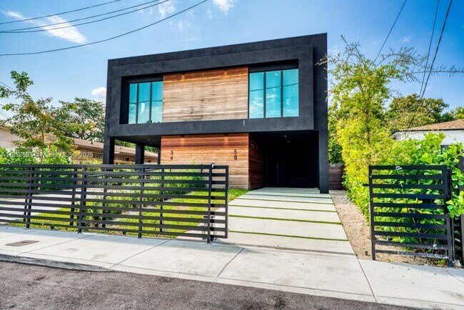 58 NW 52nd St in Miami, FL - Foto de edificio - Building Photo