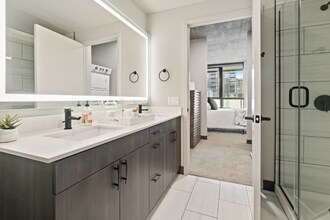 165 N Ada St in Chicago, IL - Building Photo - Building Photo