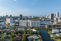 Ocean View Towers in Hallandale Beach, FL - Foto de edificio - Building Photo