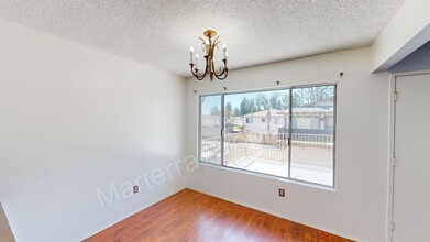 2314 E Ball Rd in Anaheim, CA - Building Photo - Building Photo