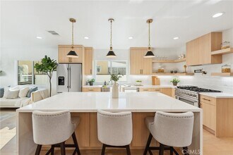 3945 S Norton Ave in Los Angeles, CA - Building Photo - Building Photo