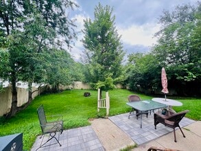 835 S La Londe Ave in Lombard, IL - Building Photo - Building Photo
