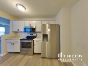 1405 Bluestem Dr in Greenwood, IN - Building Photo - Building Photo