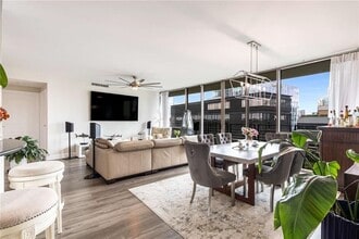 700 Park Regency Pl NE in Atlanta, GA - Building Photo - Building Photo