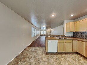 4418 N Alester Ave in Meridian, ID - Foto de edificio - Building Photo