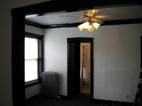 434 E 109th St in Chicago, IL - Foto de edificio - Interior Photo