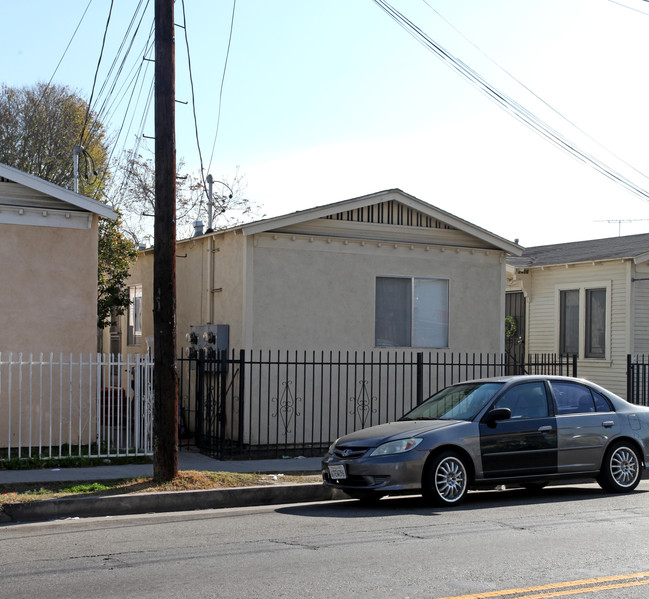 2404 Maple Ave in Los Angeles, CA - Building Photo - Building Photo