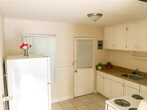 212 E Drury Ave in Kissimmee, FL - Building Photo - Building Photo