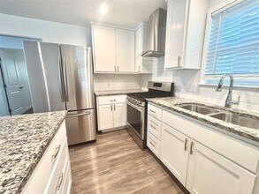 1603 E 12th St in Austin, TX - Foto de edificio - Building Photo