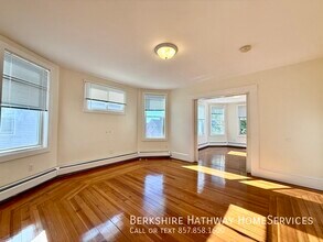 12 Garrison Ave in Somerville, MA - Building Photo - Building Photo