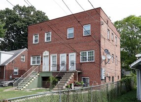 315-317 59th St NE in Washington, DC - Building Photo