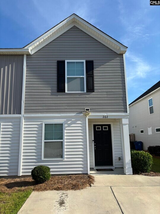 262 Gum Swamp Trl in West Columbia, SC - Building Photo