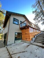 2893 Scotts Right of Way, Unit Lower cottage in Sebastopol, CA - Building Photo