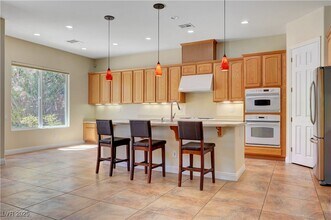 229 Muldowney Ln in Las Vegas, NV - Building Photo - Building Photo