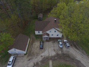 8 Emerson St in Plymouth, NH - Foto de edificio - Building Photo