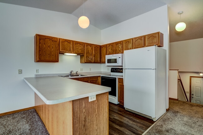 320 Scheidler Rd, Unit 4 in Chippewa Falls, WI - Building Photo - Building Photo