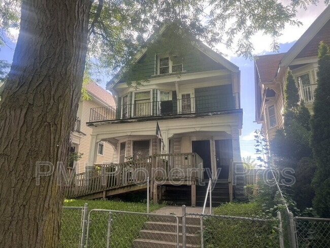 property at 2851 N 24th Pl