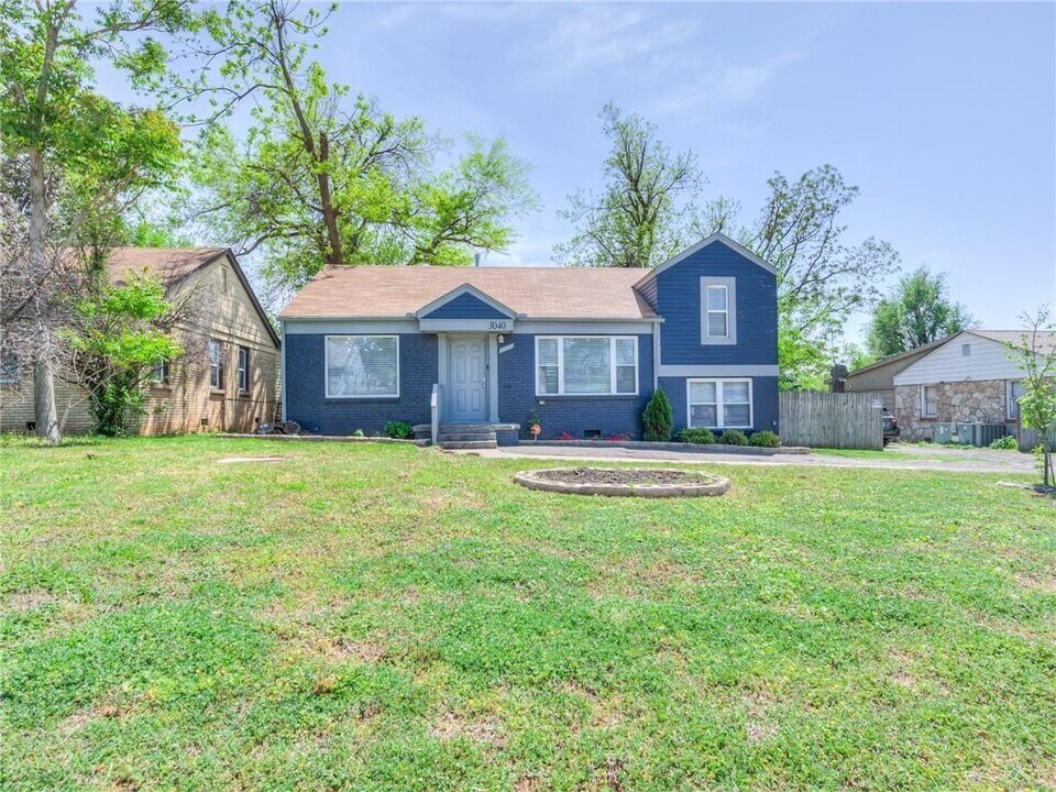 3040 NW 11th St in Oklahoma City, OK - Building Photo