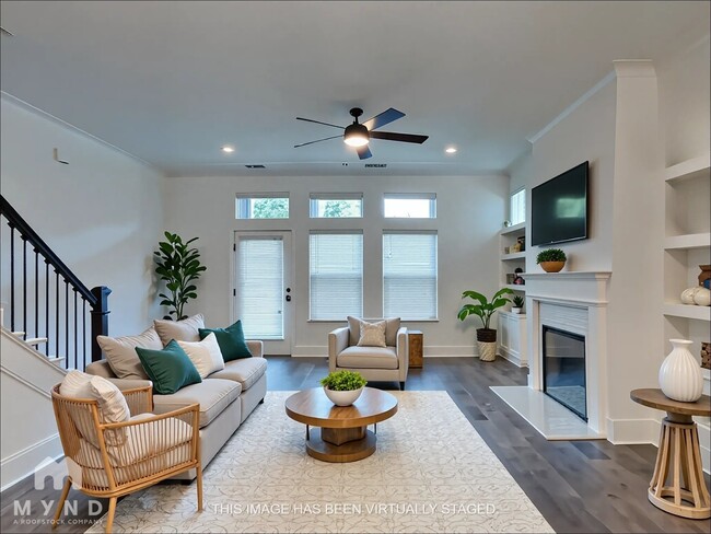 828 S Columbia Dr in Decatur, GA - Foto de edificio - Building Photo