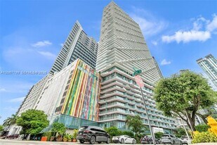 1300 S Miami Ave in Miami, FL - Building Photo