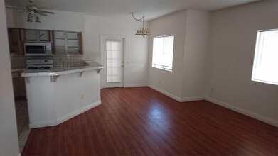 5225 W Reno Ave in Las Vegas, NV - Building Photo - Building Photo