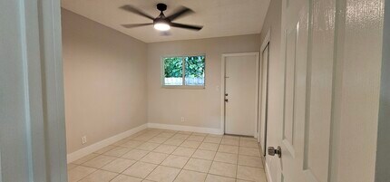 818 Tequesta St, Unit 2 in Fort Lauderdale, FL - Building Photo - Building Photo