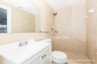 7034 Parrot Dr in Port Richey, FL - Building Photo - Building Photo